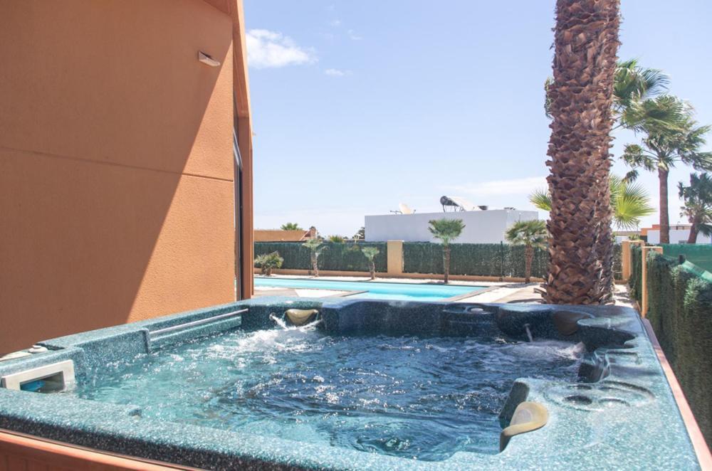 Villa La Marosca - Jacuzzi, Private Pool, 3 Bedrooms Caleta De Fuste Zewnętrze zdjęcie